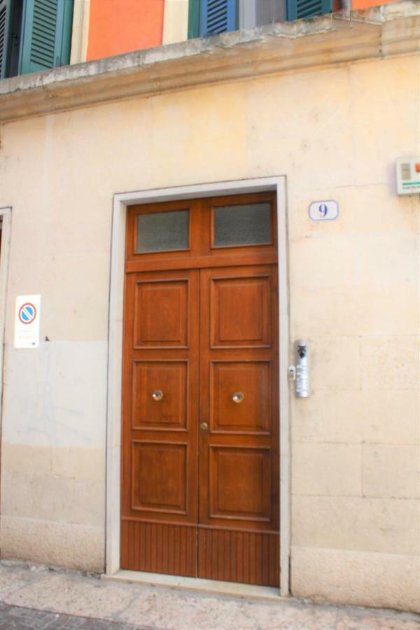 Fiore D'Arancio Luxury City Center Apartment 베로나 외부 사진